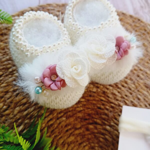 Sapatinho de Tricot com Tiara