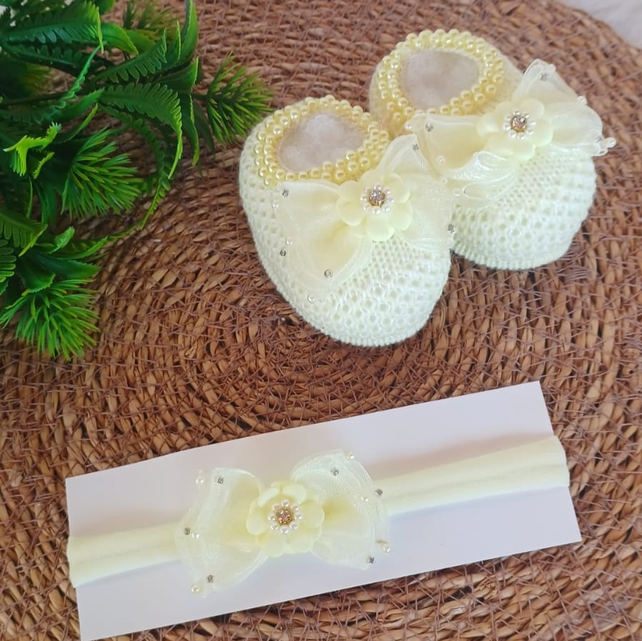 Sapatinho de Tricot com Tiara