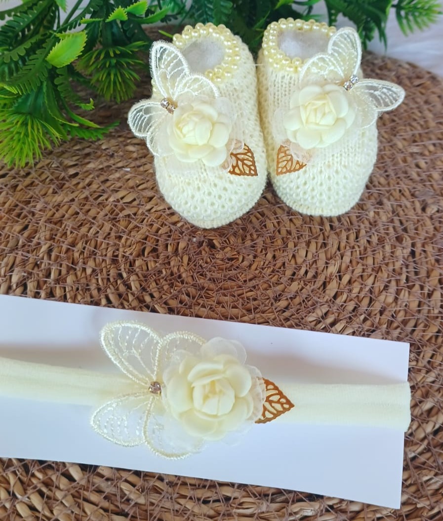 Sapatinho de Tricot com Tiara