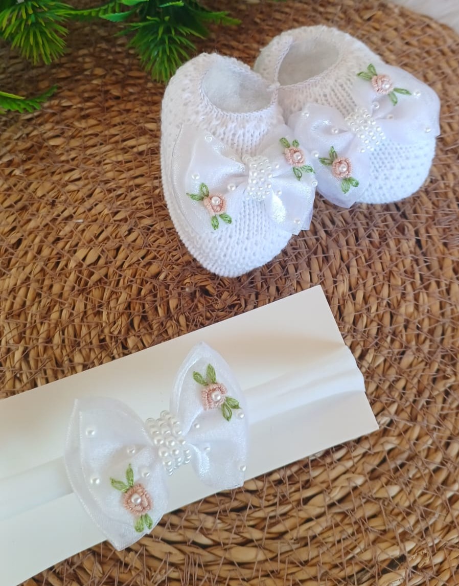 Sapatinho de Tricot com Tiara