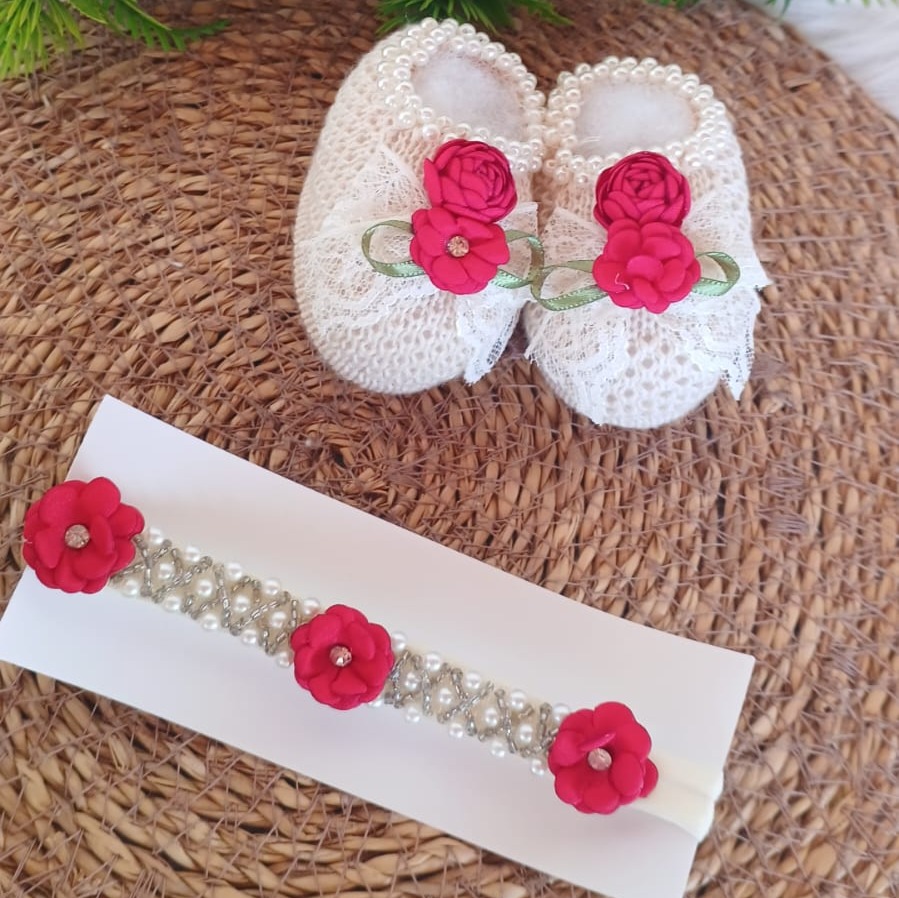 Sapatinho de Tricot com Tiara
