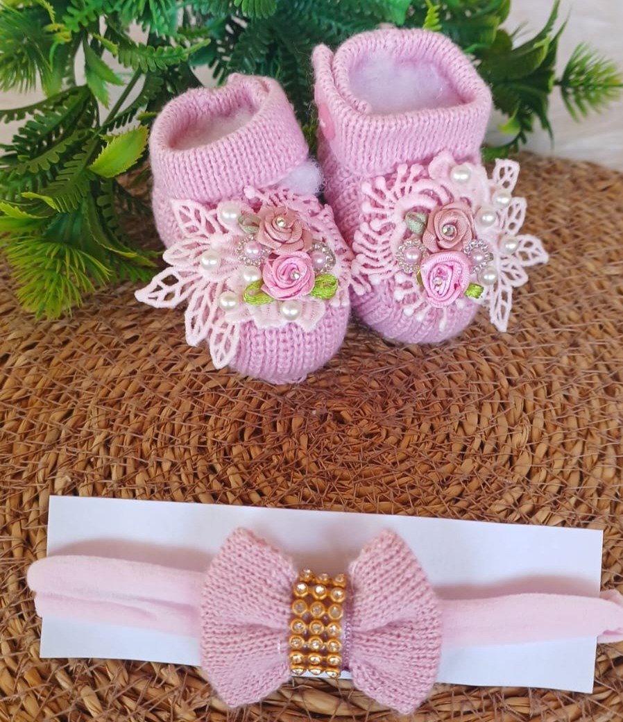 Sapatinho de Tricot com Tiara