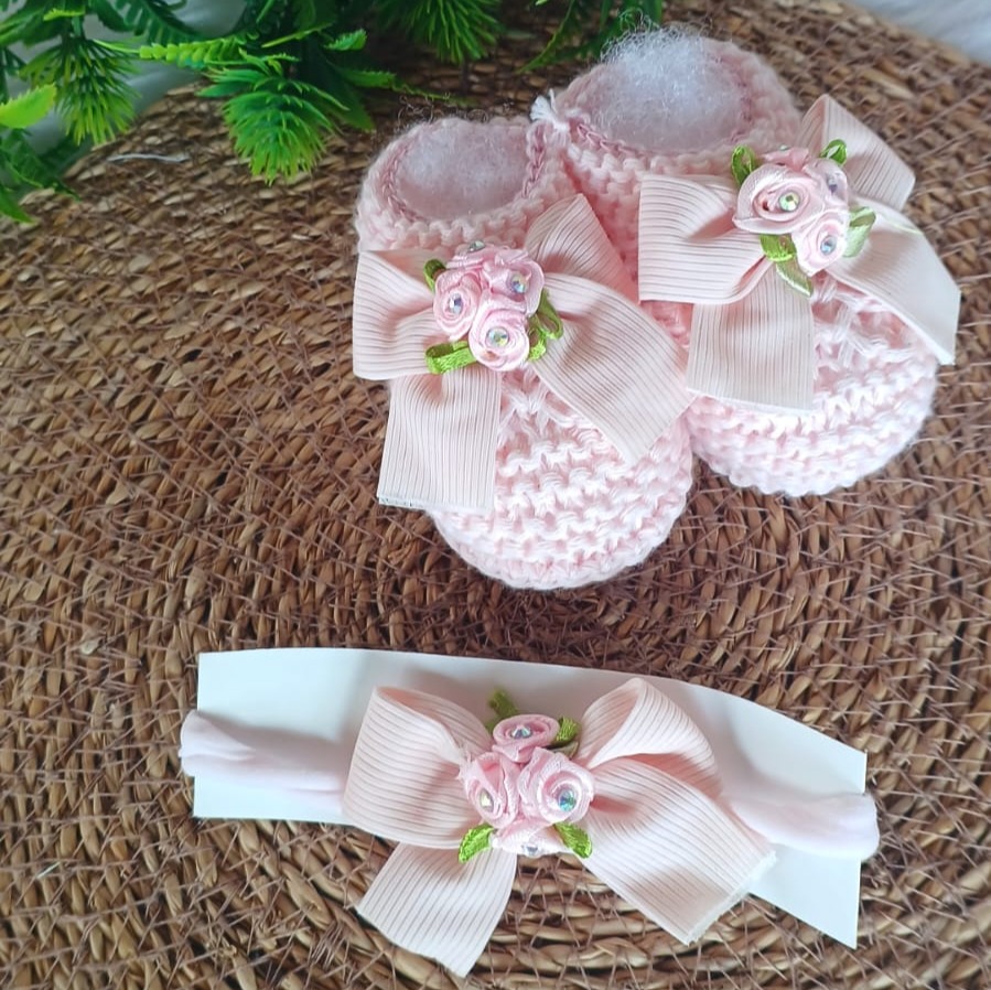 Sapatinho de Tricot com Tiara