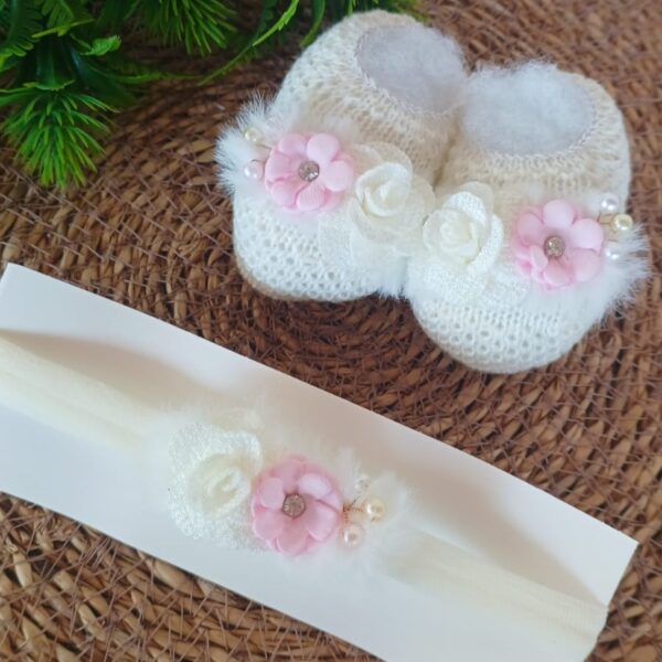Sapatinho de Tricot com Tiara