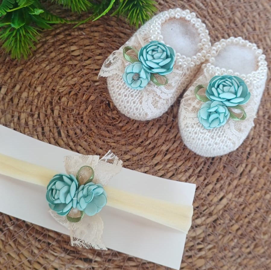 Sapatinho de Tricot com Tiara